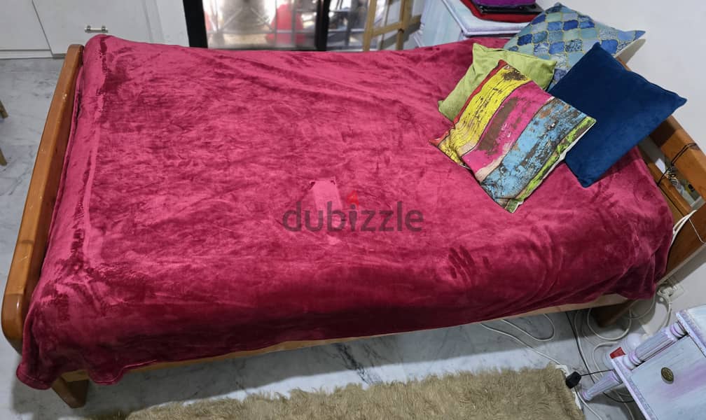 1 bed with 1 mattress for sale سرير مفرد ونصف مع فرشته 0