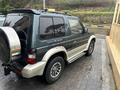 Mitsubishi Pajero 1991