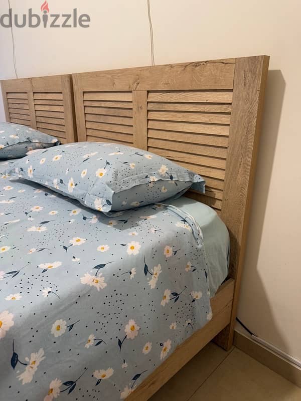 2 beds used like new ones with 2 mattress used less then 6 months 10