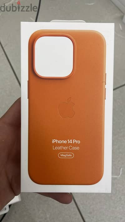 Leather case magsafe iphone 14 pro orange