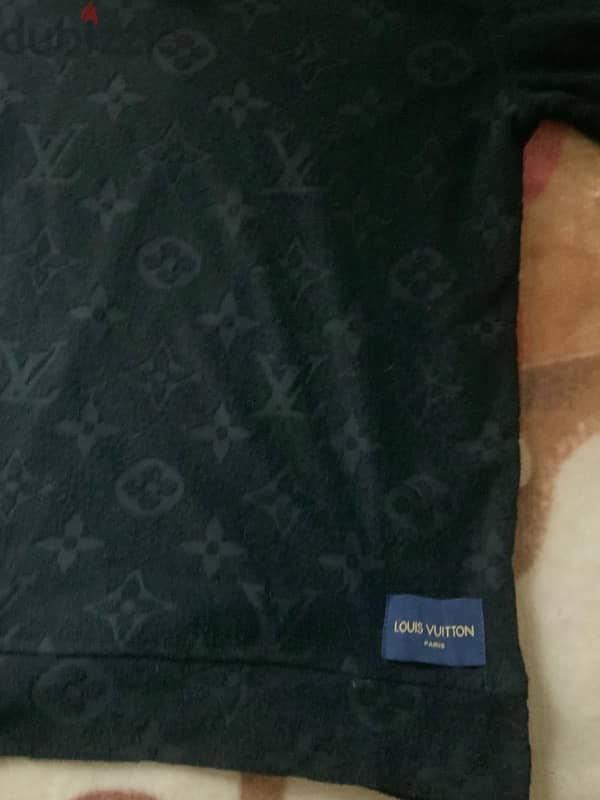 Louis vuitton size medium 1