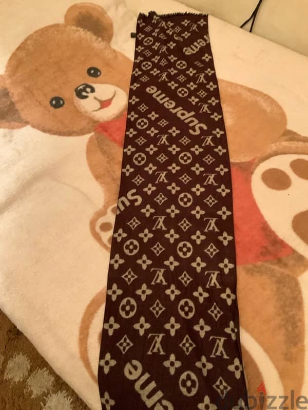 LV SUPREME scarf 3