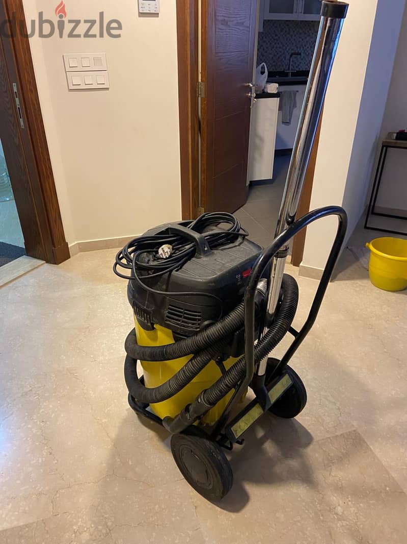 Karcher Vacuum cleaner 2