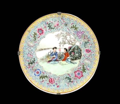 A pair of Late 19th. century Chinese porcelain enamelled plates