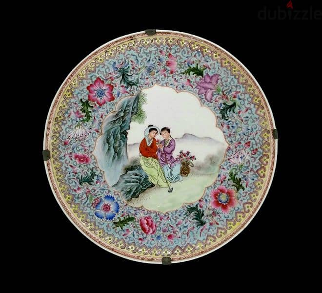 A pair of Late 19th. century Chinese porcelain enamelled plates 2