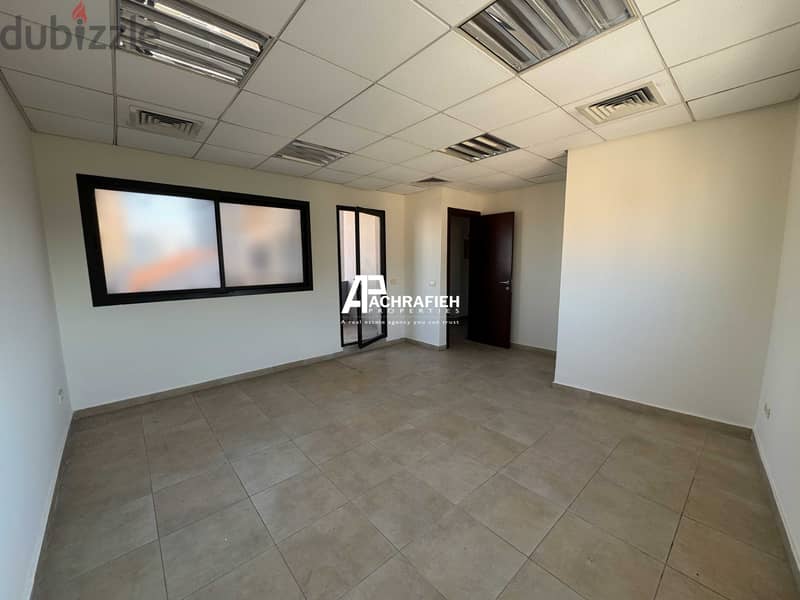 Office For Rent in Saifi - مكتب للأجار في الصيفي 0