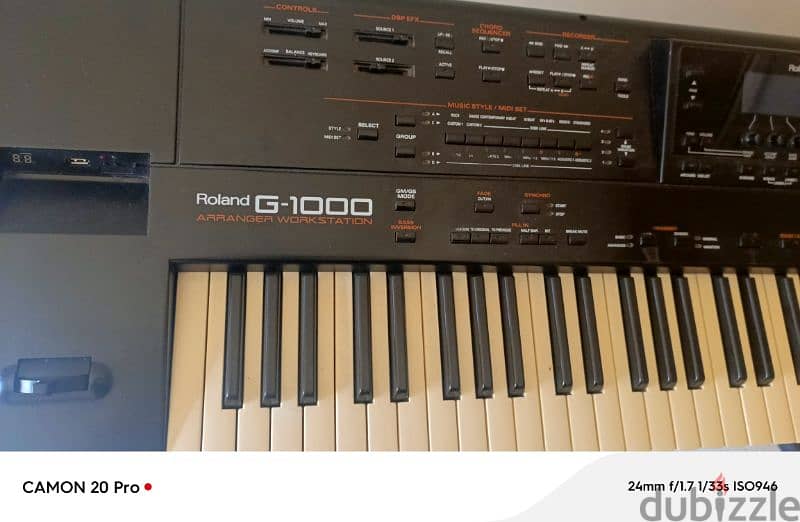 Roland G-1000 76 keys with padded case 1