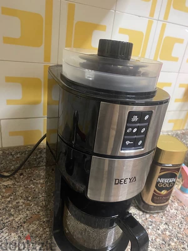 barely used American coffee machine 1