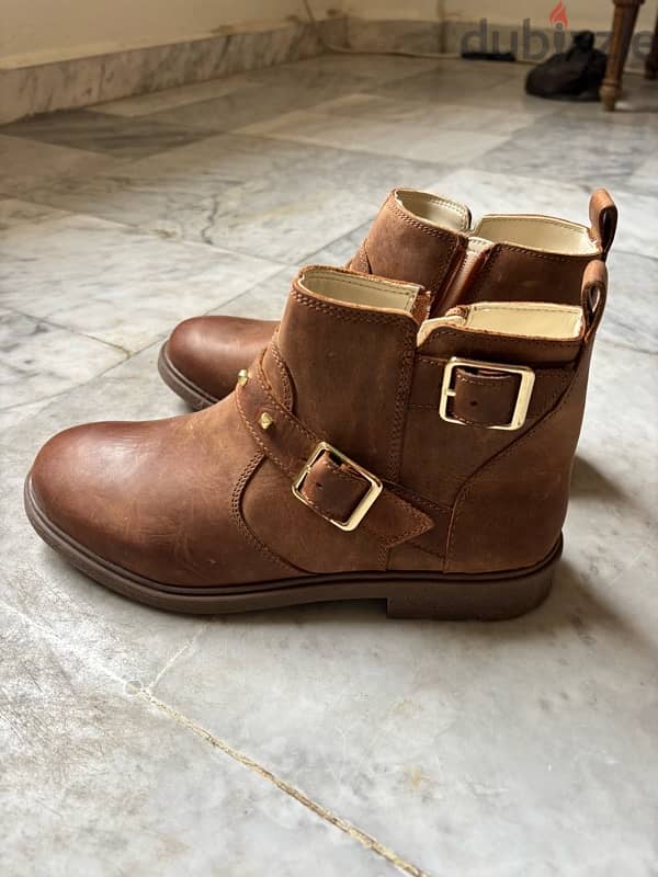 Original Clarks Leather Boots 37 (Brand New) بوتس جلد كلاركس 37 جديد 5