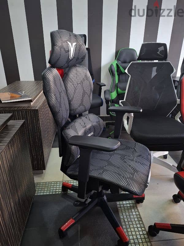 gaming chairs 0