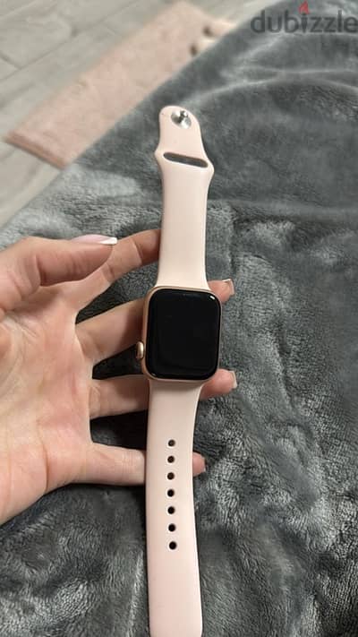 Apple Watch Series 6 40 mm gold aluminum case