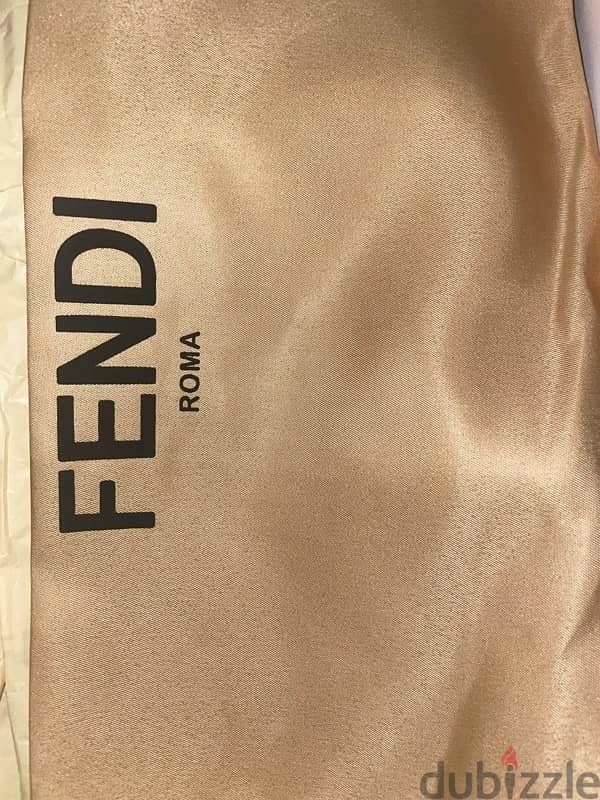 FENDI 4