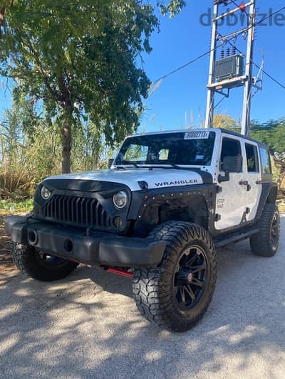 Jeep Wrangler 2016 CLEAN CAR MANY UPGRADES !