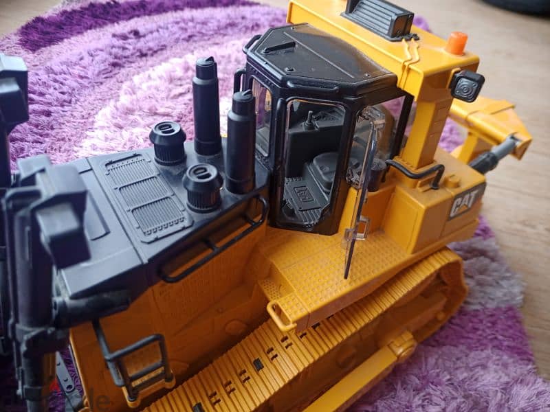 tractor caterpillar brand new 2