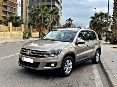 Volkswagen Tiguan 2014 مصدر لشركه meshe 102,000km (4motion) super clea