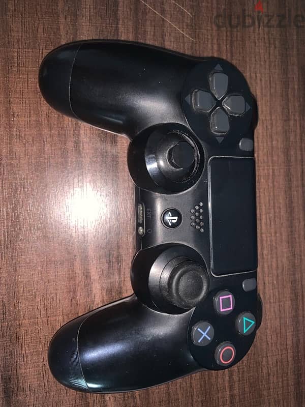 PlayStation 4 slim 6