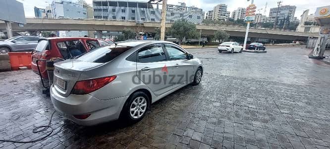 Hyundai Accent 2012