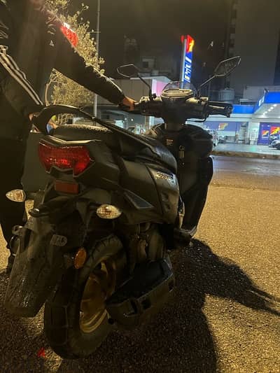 ZR Yamaha Like New (meshye 4,000)