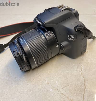 canon eos 1200 D with original bag and tripod