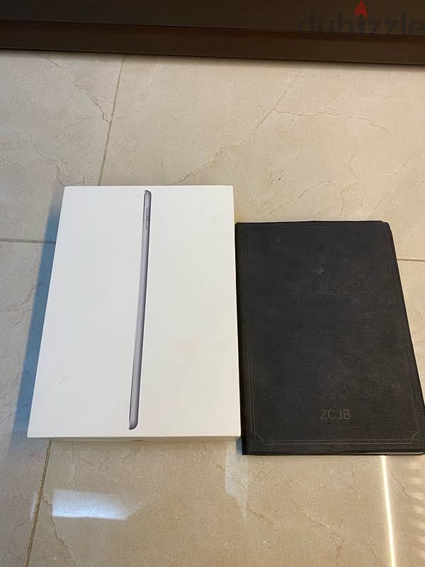 ipad 5th generation 32Gb with cover 4