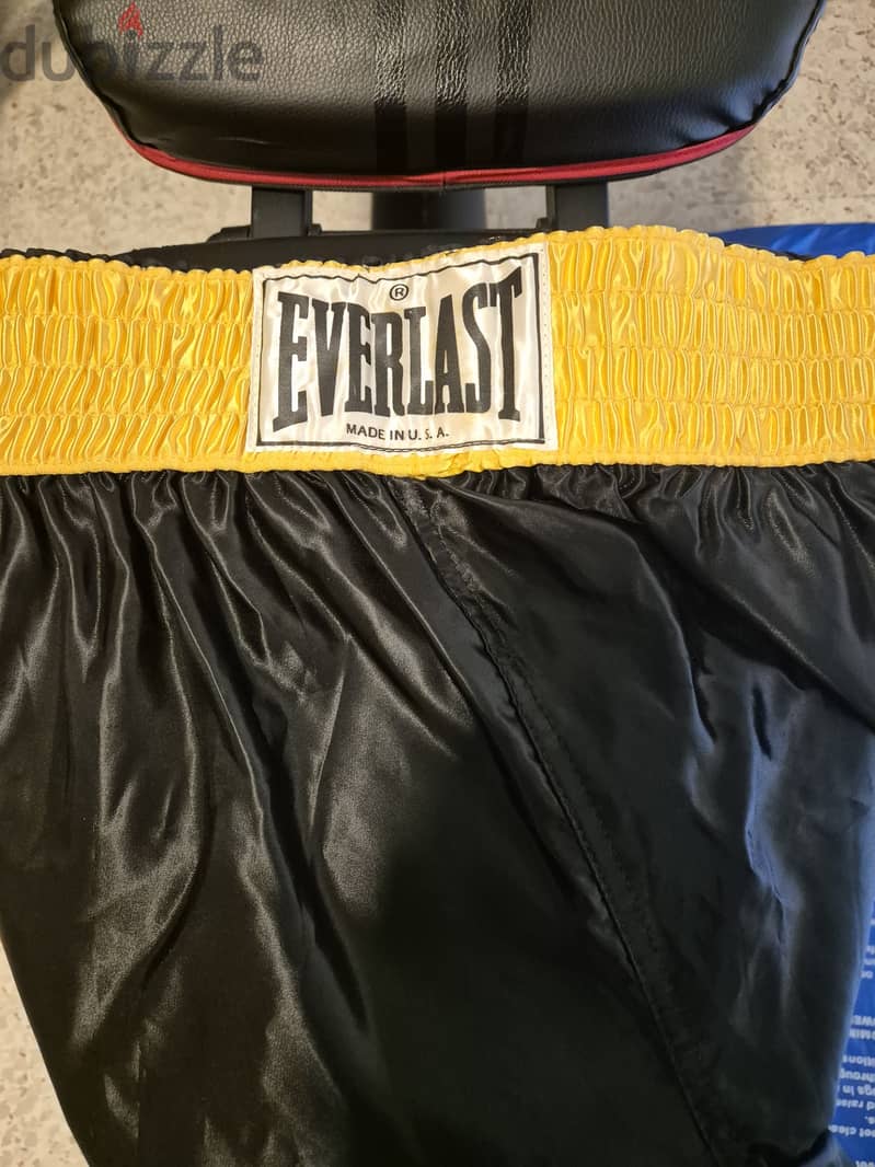 Professional Boxing Everlast and Londsdale Shoes and Shorts 2