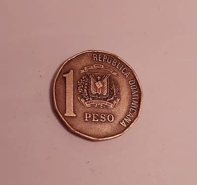 Dominican Republic 11 sided coin 1 Peso 2002