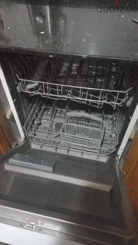 Midea Dishwasher for Sale 1