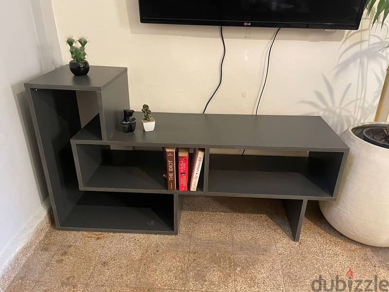 TV Stand Barely Used 0