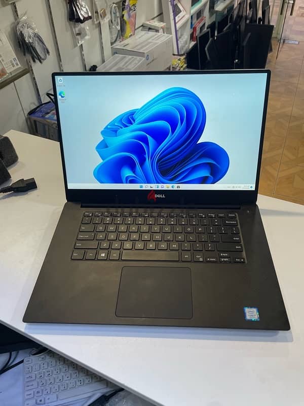 dell xps , corei7 7700hq , gtx 1050 4gb, oled 15.6 1