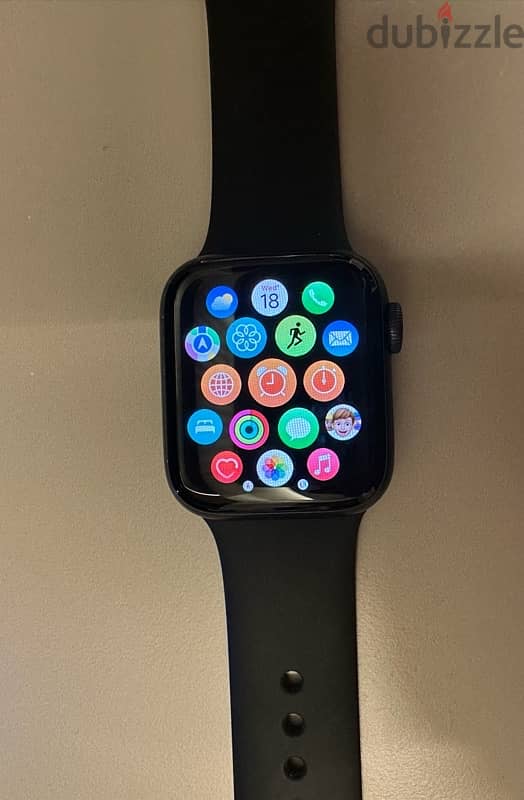 Apple Watch Series 6 (LIKE NEW) 5