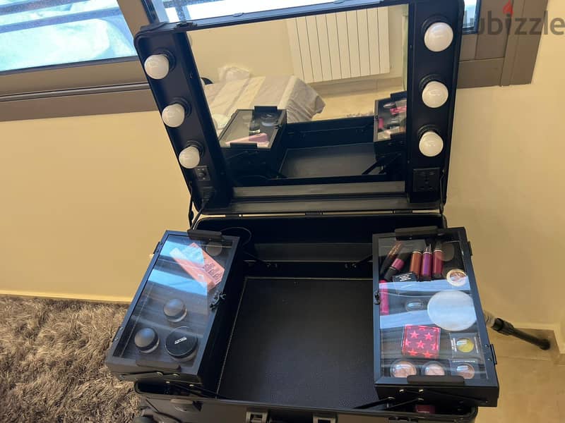 Makeup Stand with mirror 3