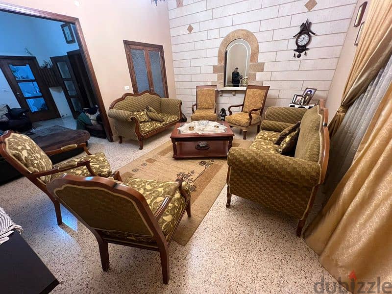 salon in good condition for sale 1