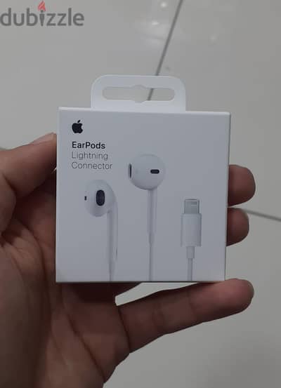 Apple EarPods lightning connector