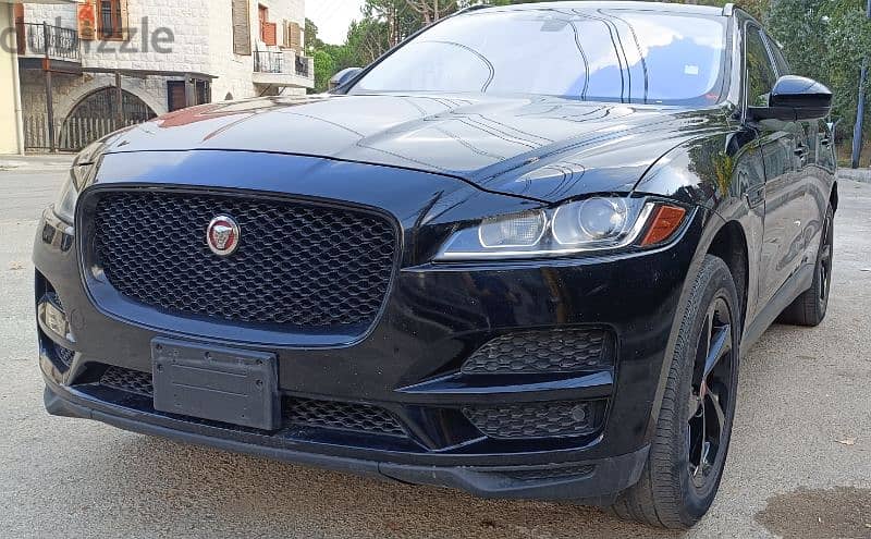 Jaguar F-Pace 2017 premium black/black 0