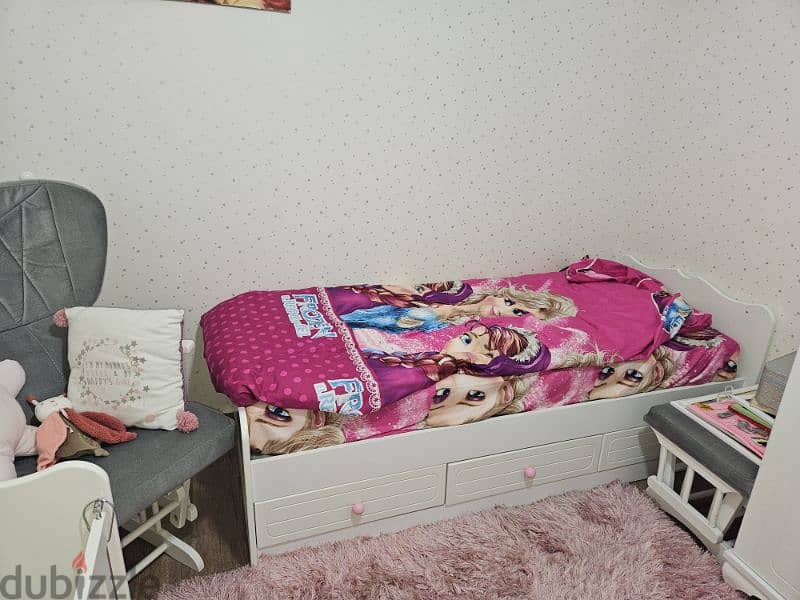 baby girl bedroom 0