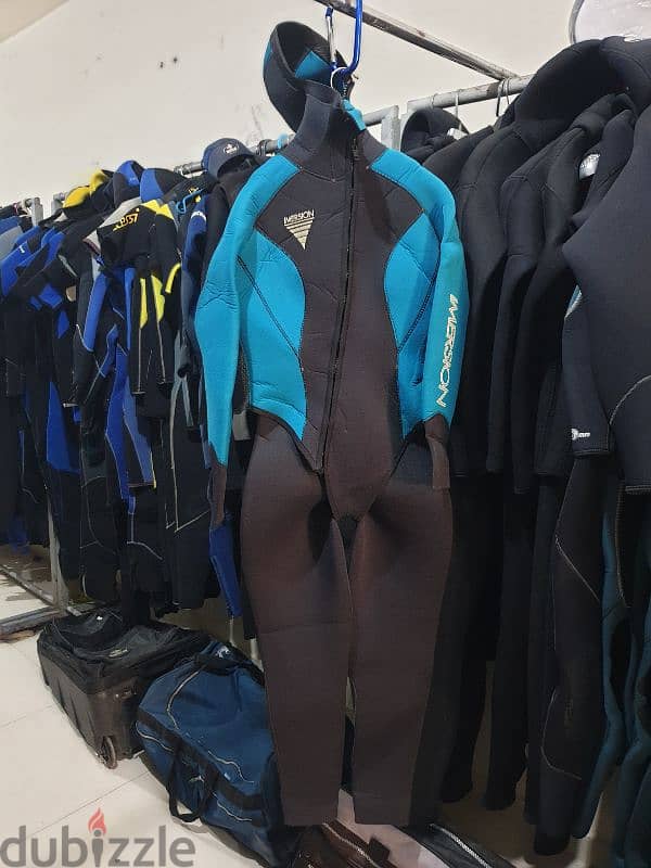 wet suit 185$ 7