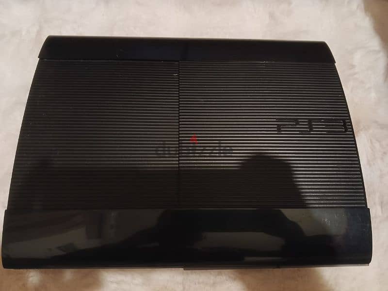 Ps3 super slim used 500 Gb with 15 games installed and much more ! 4