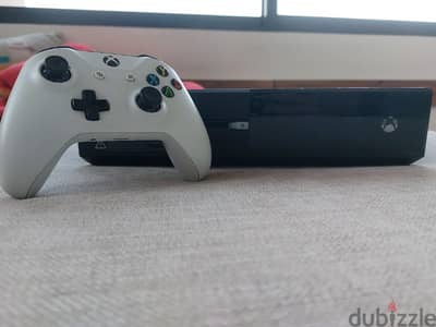 Xbox one with 1 controller