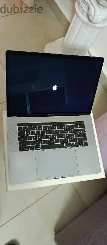 MacBook Pro 15-inch, 2018 (Touch Bar) 3