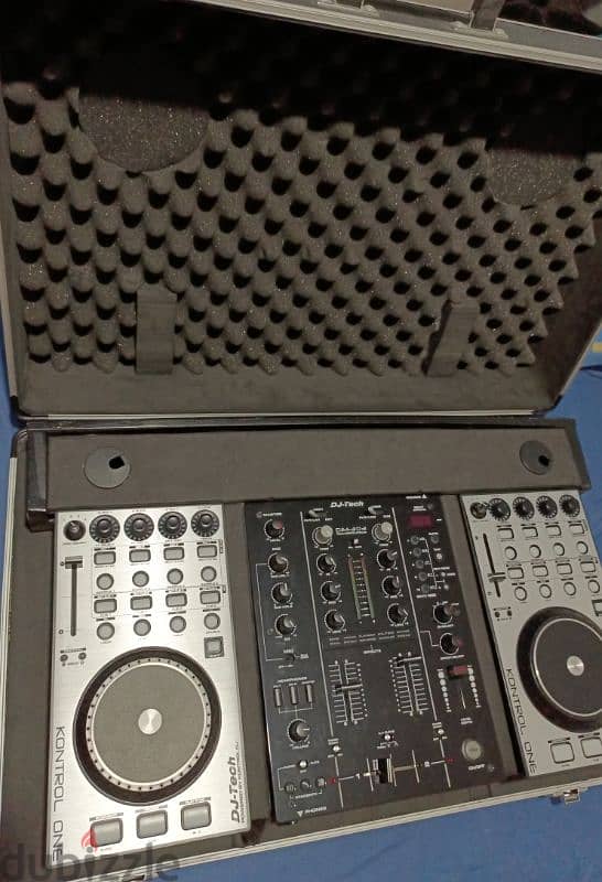 DJ Tech Hybrid 303 Professional Computer DJ Workstation 1