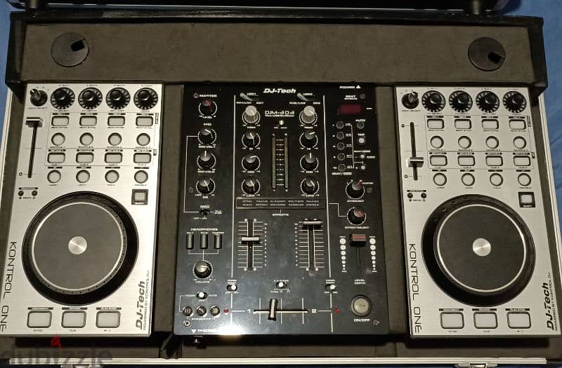 DJ Tech Hybrid 303 Professional Computer DJ Workstation 2