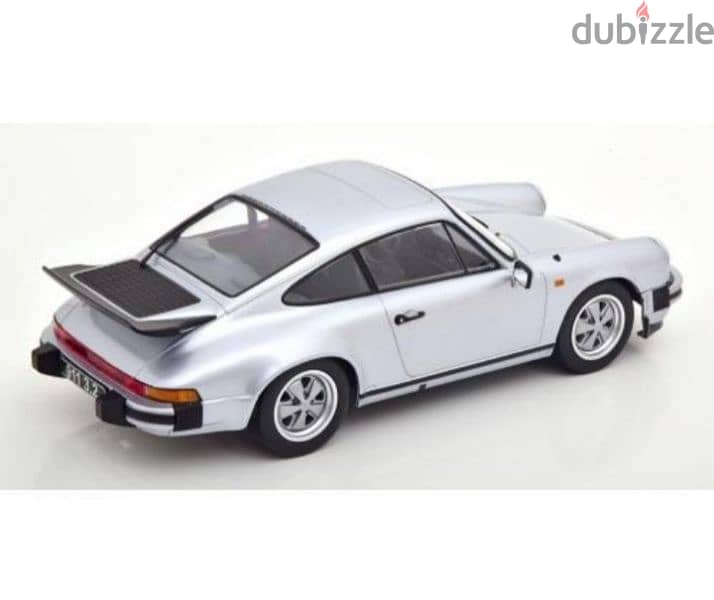 Porsche 911 Carrera 3.2 Coupe 1988 diecast car model 1;18. 2