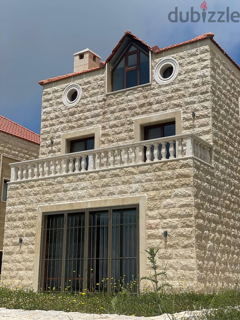 Villa for sale in Laklouk - فيلا للبيع في اللقلوق 0