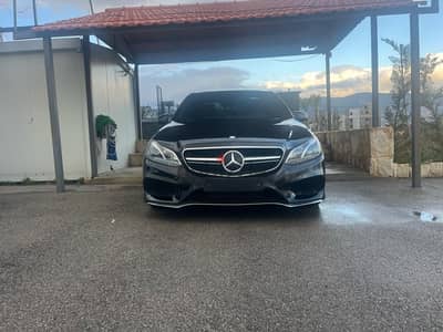 Mercedes-Benz E-Class 2014, look AMG, super clean, full option.