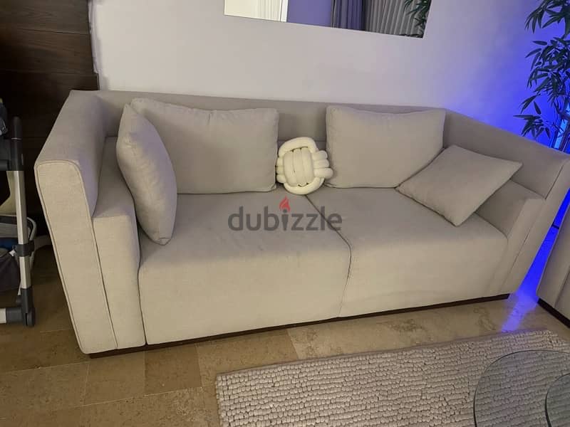 couches in good condition 8