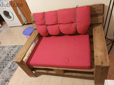 1 Pallet Sofa with cushions