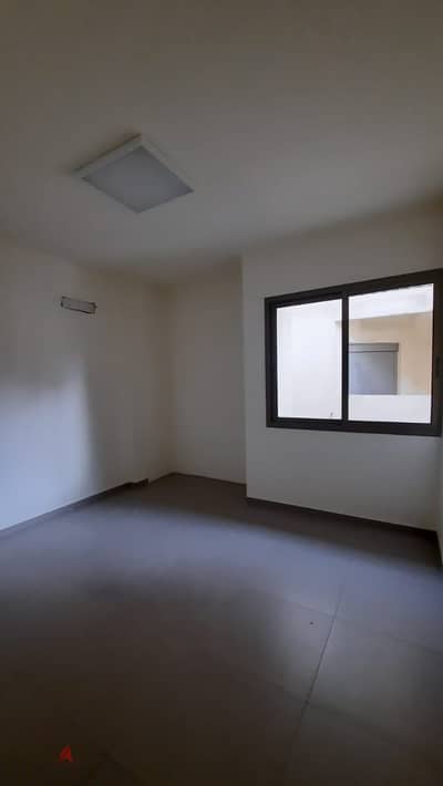 Office for rent in Hadath مكتب للإيجار في الحدث