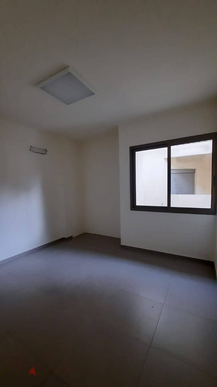 Office for rent in Hadath مكتب للإيجار في الحدث 0