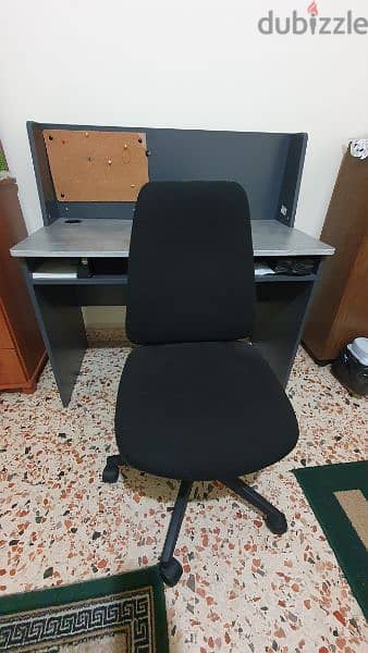 Office desk & Chair 2