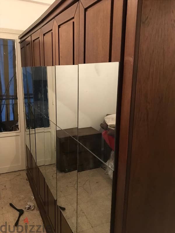 closet with mirrors 1